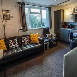 Newly Renovated Ideally Situated 2 Bedroom Flat Bournemouth